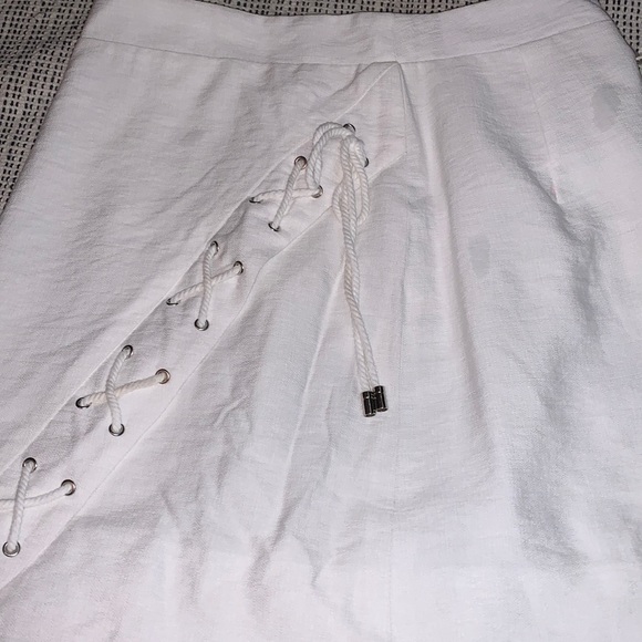 FLETCH WHITE MINI SKIRT TIE UP SIDE NWT - Picture 2 of 3